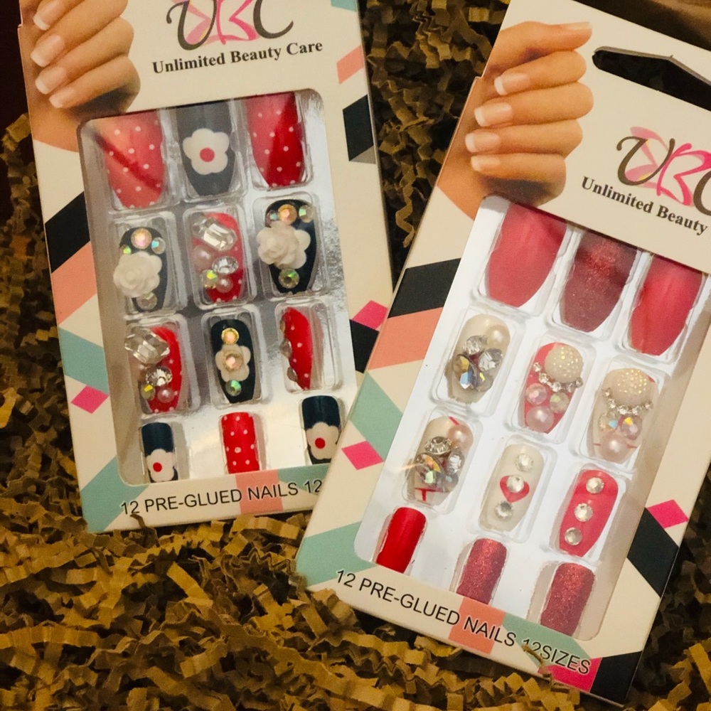 Fashion jewels press on pre-glued nails